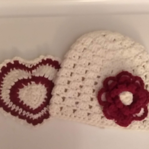 CROCHET WHITE SHELL Beanie Flower Hat - Picture 2 of 5
